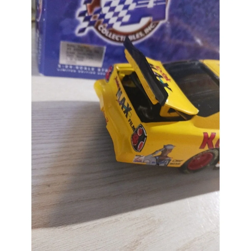 Bobby Hamilton #4 KODAK MAX /‎ Navy 2000 Monte Carlo 1:24  RCCA  Action Bank